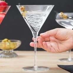 Master's Reserve 9136/69477 Renewal 10 Oz. Crosshatch Martini Glass - 12/Case 5 Master's Reserve 9136/69477 Renewal 10 Oz. Crosshatch Martini Glass - 12/Case -Acopa shop 1413084