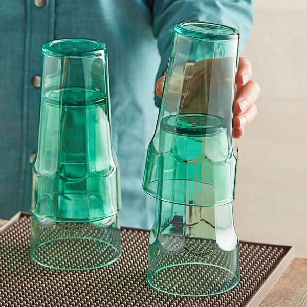 Choice 20 Oz. Green SAN Plastic Paneled Tumbler - 12/Pack 3 Choice 20 Oz. Green SAN Plastic Paneled Tumbler - 12/Pack - Image 3