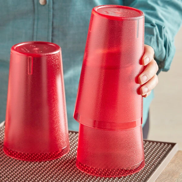 Choice 32 Oz. Red SAN Plastic Pebbled Tumbler - 12/Pack 3 Choice 32 Oz. Red SAN Plastic Pebbled Tumbler - 12/Pack - Image 3