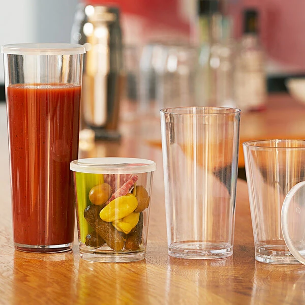 American Metalcraft 24 Oz. Reusable Clear Plastic Tumbler With Lid PTL24 2 American Metalcraft 24 Oz. Reusable Clear Plastic Tumbler With Lid PTL24 - Image 2